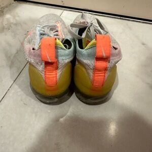 Womens Multi-Color nike vapormax 8
Guc. Authentic